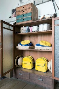 書棚を子どもが使う収納に