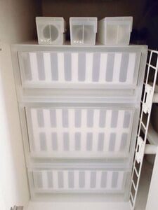 無印のケースに入れ替えてシンク下のあきスペースに