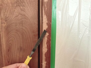 木製ドア枠の気になるキズをきれいに。予算2000円のDIY
