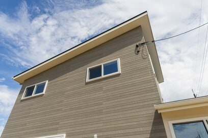 室内干しは外干しよりも「安くなる」。家づくりで窓・ベランダのコストを抑える工夫