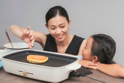 夏休みはホケミで乗りきる！ 2.3cmの幸せ食感ホットケーキと、くるくるラップサンド