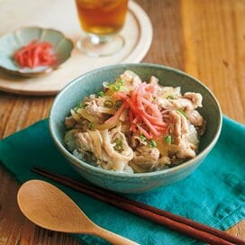 ポン酢でさっぱり簡単豚丼レシピ。7分で4人分が完成
