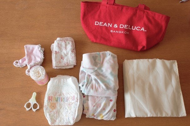 赤ちゃんのお世話グッズをセットする