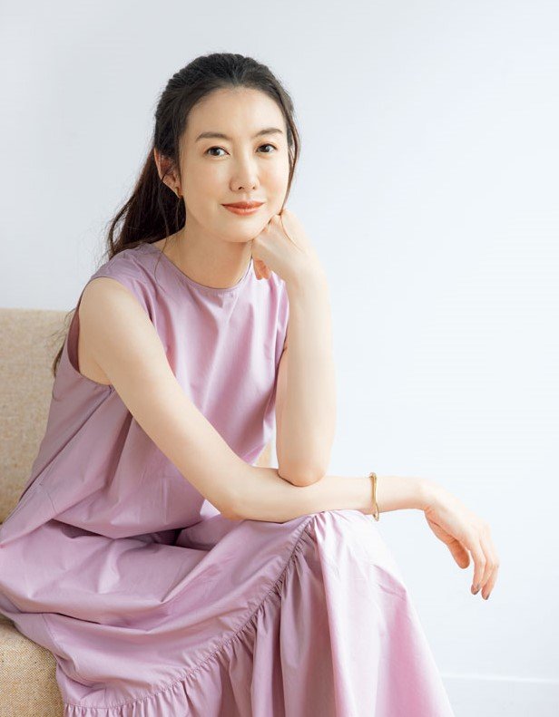 ともさかりえさん