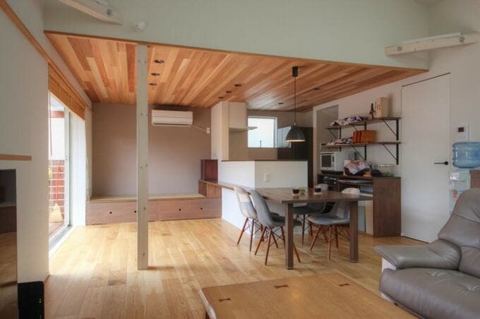 バルコニーに面したキッチン