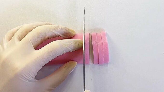 かまぼこを縦にスライス