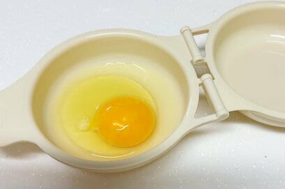 忙しい日に助かった「時短家事グッズ」3選。レンジで目玉焼きがつくれる3COINSの商品も