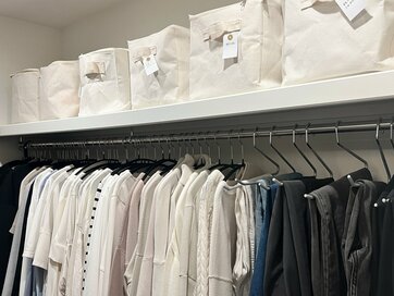 家がキレイな人の「身軽なクローゼットをつくる」見直しアイデア3つ。引き出し1か所、10分でもOK