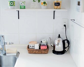 扉つき収納は不要！出しっぱなしでも散らかって見えないテク