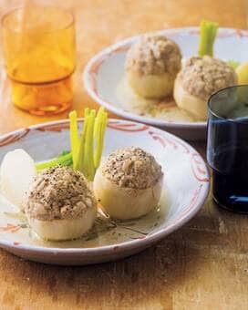 丸ごとカブの肉づめにうま味がギュッ。低糖質なのに大満足のメインおかず