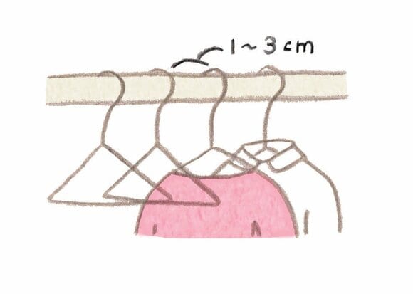 クローゼットが洋服でギュウギュウ！取り出しにくくて困ります