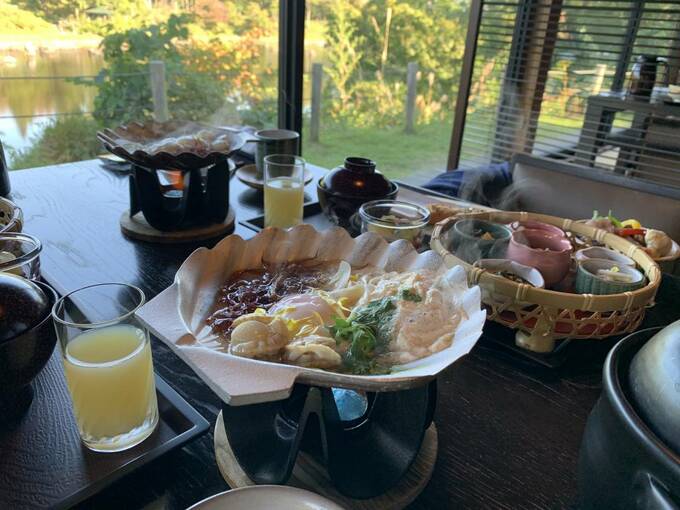 地元の食材をふんだんに取り入れた懐石料理