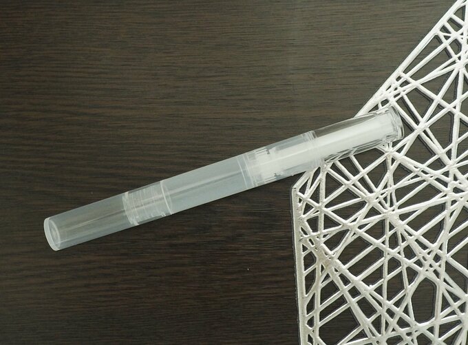 「ツイストペン容器(斜めカットクッションタイプ)」