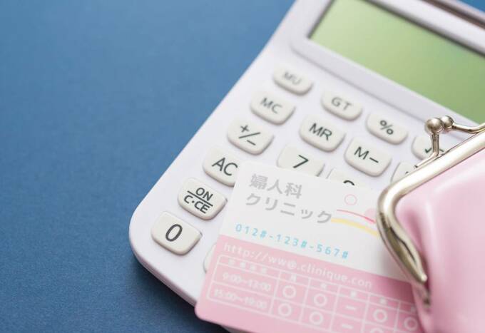 電卓と婦人科のカード