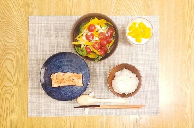 サラダやお魚など