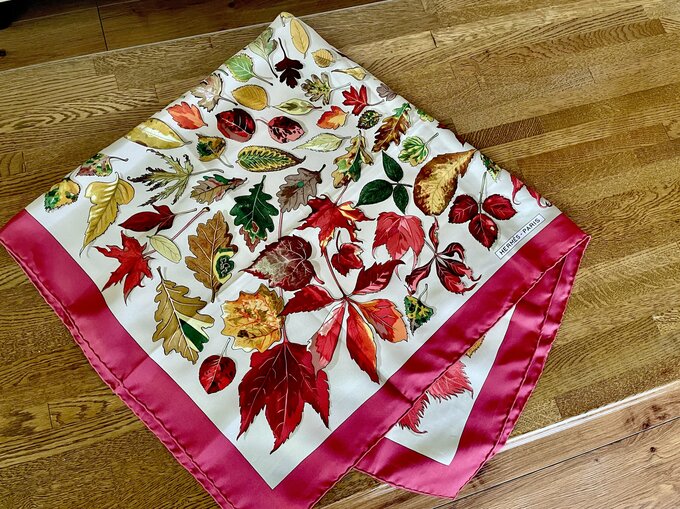 カラフルなスカーフ