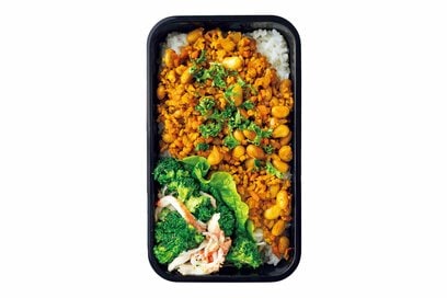 300円以内でつくれる「カレー弁当」。大豆×お肉で食べ応えアップ！
