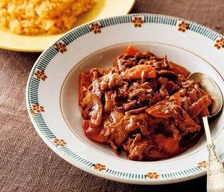 ルウ不要＆煮込み時間8分で完成！簡単コクうまビーフシチュー