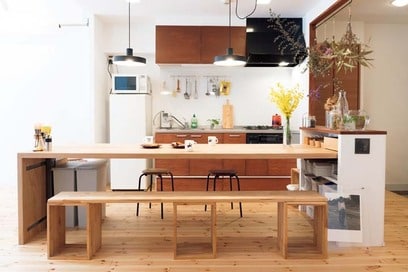 【マンションリノベ事例】引き戸とダイニングテーブルに仕掛けあり！60㎡が何通りにも楽しめる