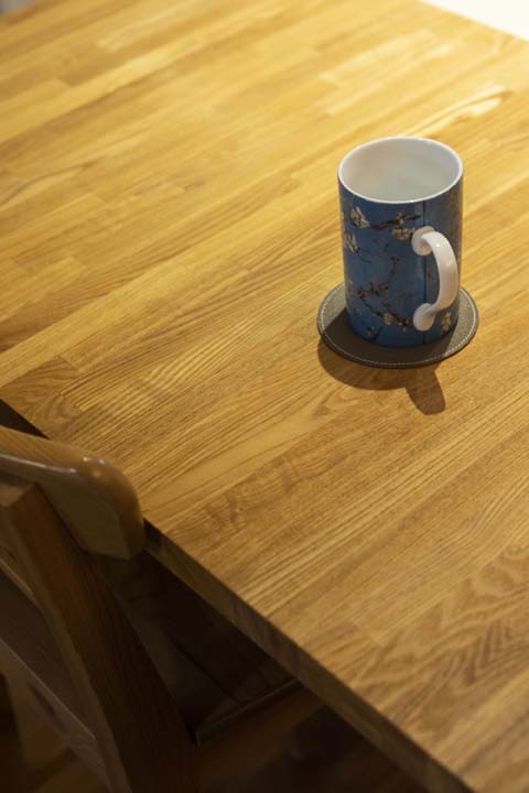 タモ集成材によるキッチンカウンター