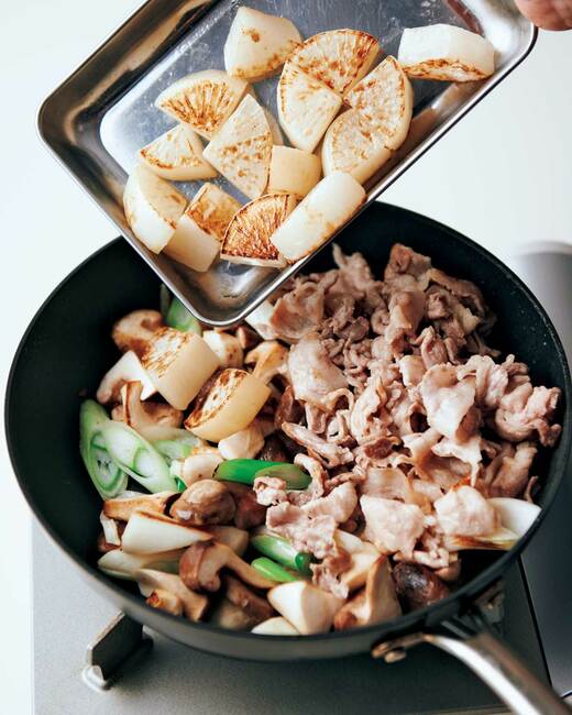 大根と豚こまのしょうゆ炒めの調理過程