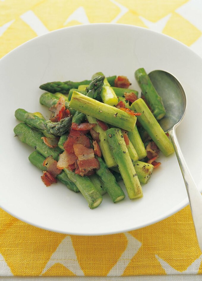 グリーンアスパラのベーコン炒め