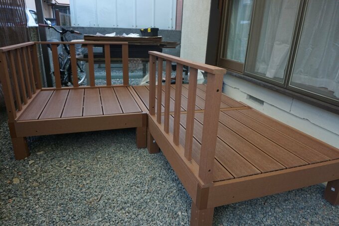 L字に設置したウッドデッキ