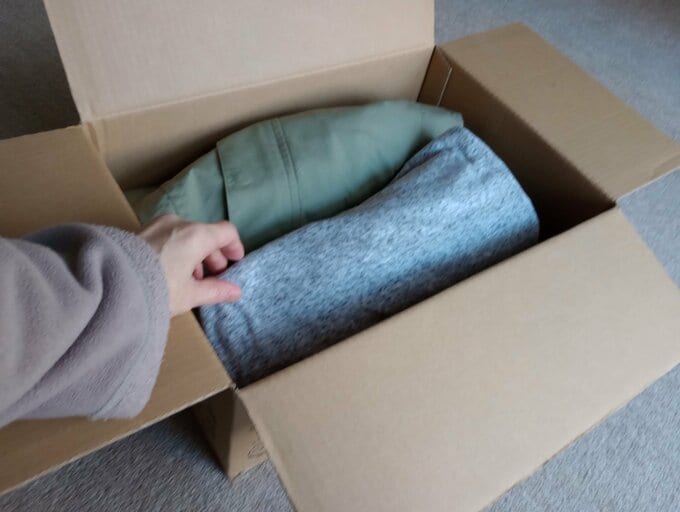 箱に詰めて送る