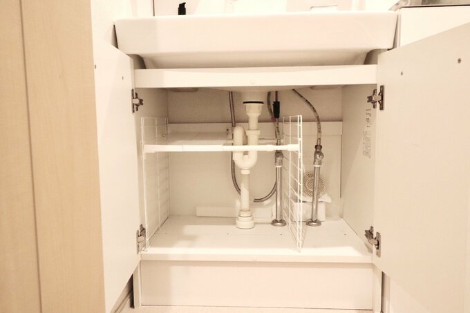 洗面化粧台の下に収納