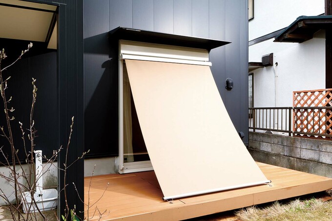 外づけロールスクリーン