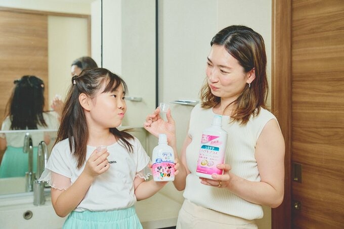 デンタルリンスをしている様子