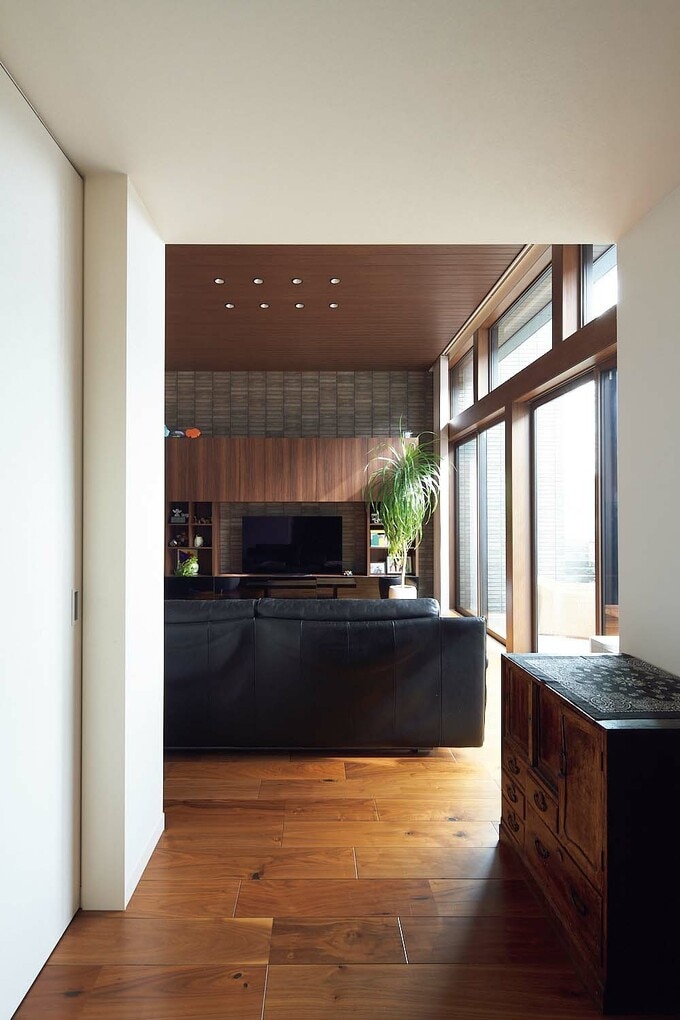 リビング手前の前室的なゆとりのスペース