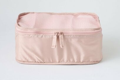 優秀すぎる「無印良品」旅行グッズ6選。「薄くて軽量」「隙間埋めに便利」バリエ豊かな仕分けケースも