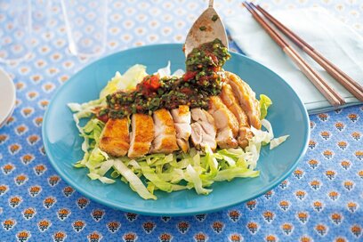 パリパリチキンのトマトポン酢ニラダレ。酸味たっぷり食欲倍増！