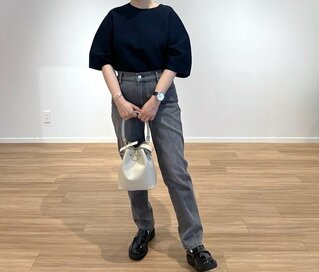 30代40代の下半身太りは、PLST（プラステ）の「美脚ジーンズ」でカバー。職場でも脚長に