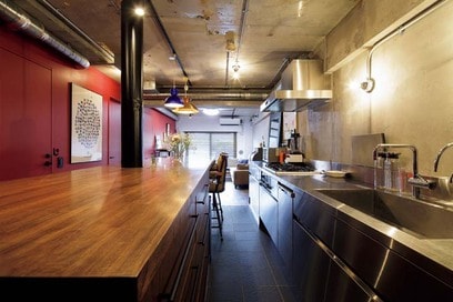 【マンションリノベ事例】パーティも家事も楽しい！長さ4ｍのテーブルで細長いLDKを使いやすく