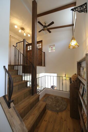 中2階は絵本コーナーに