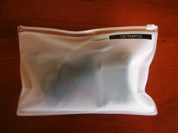 中身が透けて見えるソフトケースを使っています