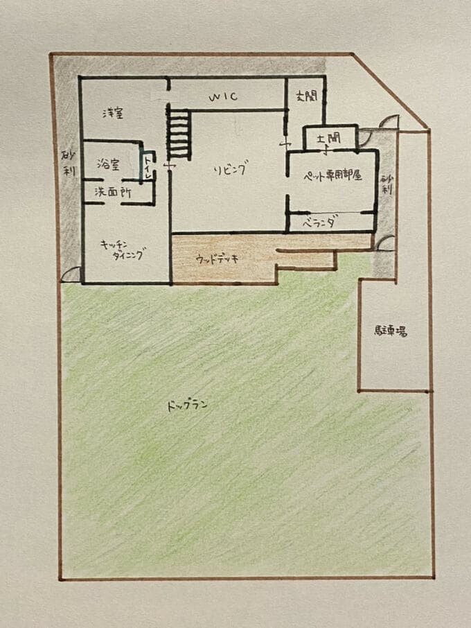 1階の間取りと外構