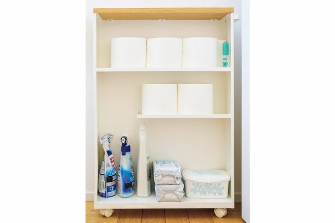 ラックに入ったトイレ用品