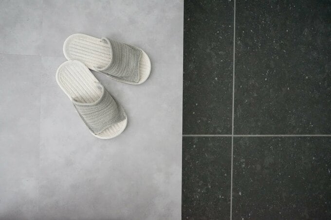 玄関とスリッパ