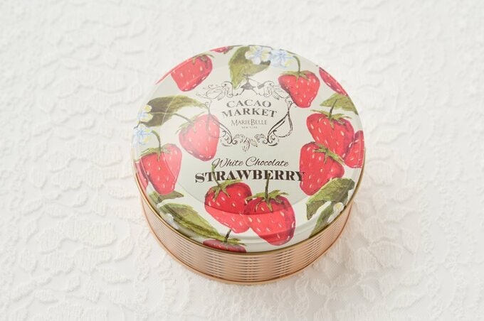 カカオマーケット バイ マリベル「ホワイトチョコレートストロベリーボール缶」¥2300