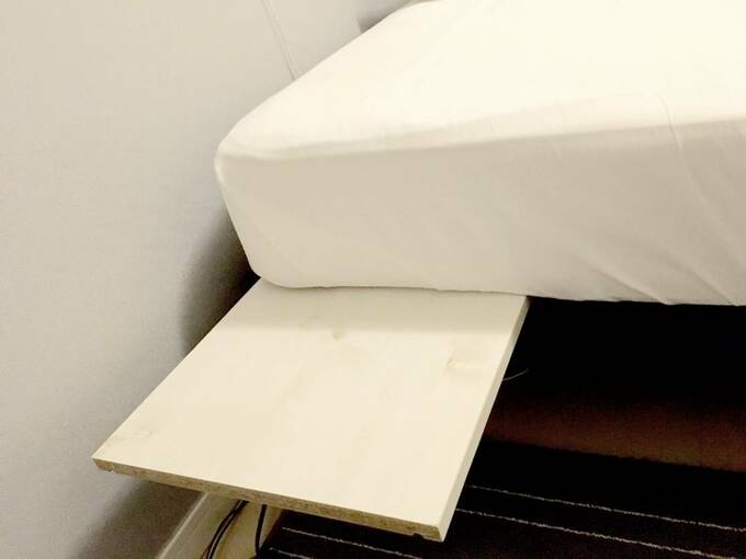 ベッドに集成材を挟み込む