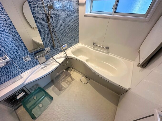 人造大理石のバスタブ