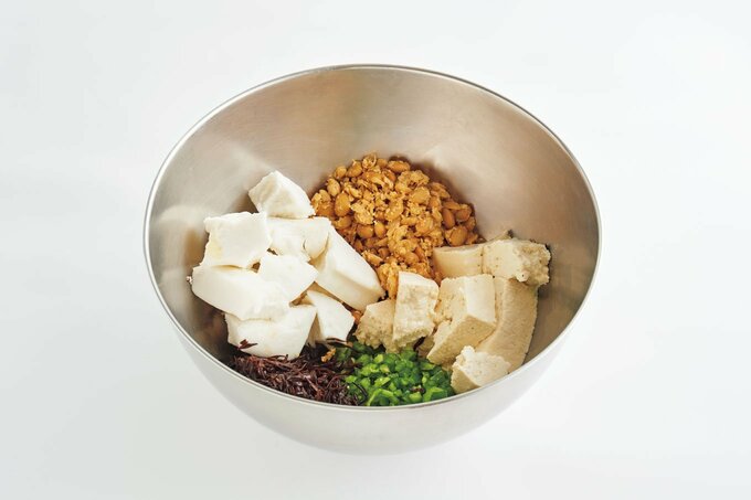 ボウルに大豆など