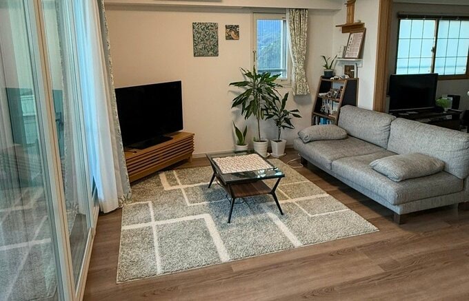 床に何も置かないリビング