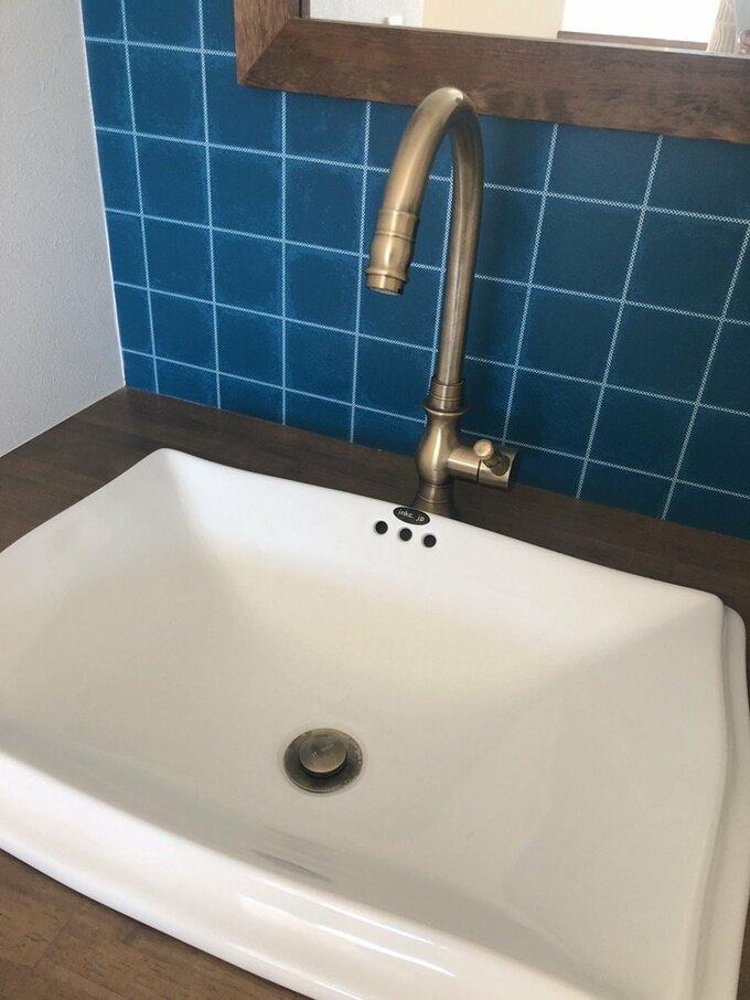アンティークゴールドの蛇口
