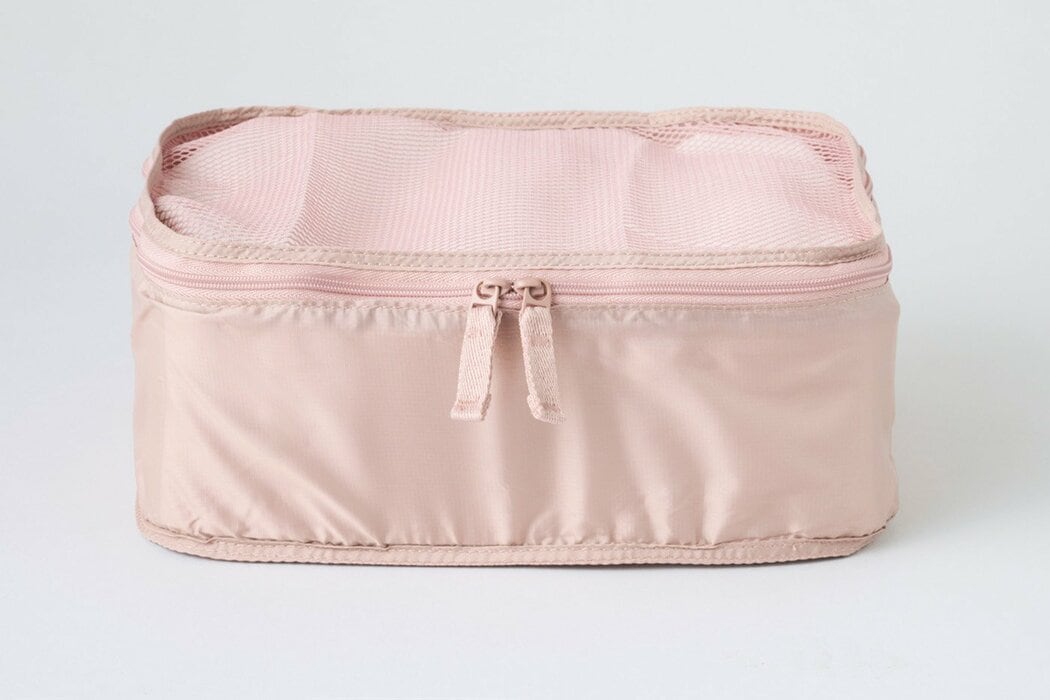 優秀すぎる「無印良品」旅行グッズ6選。「薄くて軽量」「隙間埋めに便利」バリエ豊かな仕分けケースも