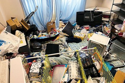 対策の有無で「震度6」の被害は変わる。同じマンションでの比較写真3つ