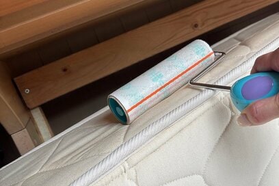 50代、「秋のうちにやってよかった」家事4つ。マットレスや棚の奥…ホコリがごっそり取れる掃除も